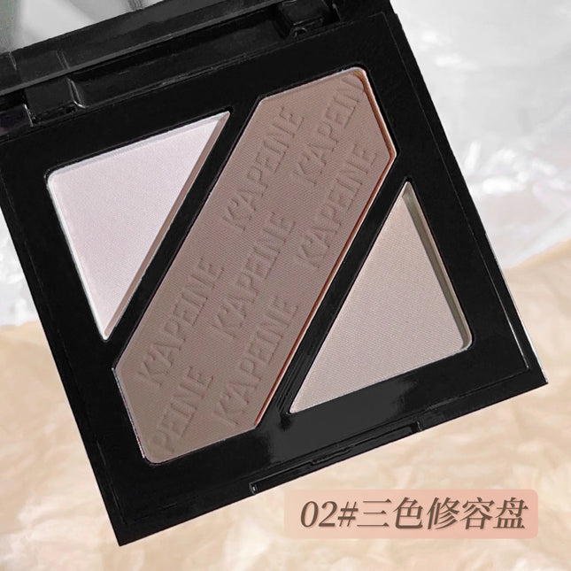 Two-tone, three-color contouring palette for shading, nose shaping, brightening, and highlighting.