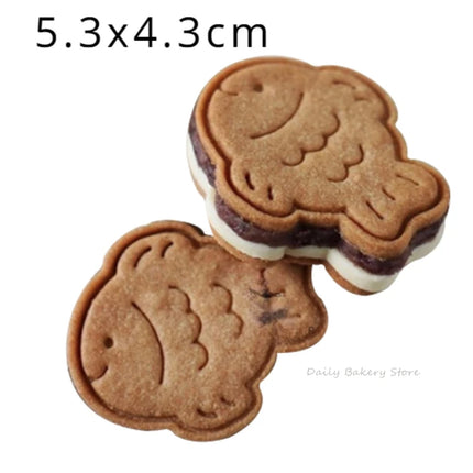 Cartoon Smiling Face Toast Biscuit Mould Bear Cat Fish Cookie Cutting Mold Fondant Cake Stamp Cookie Cutter Pastry Baking Tool