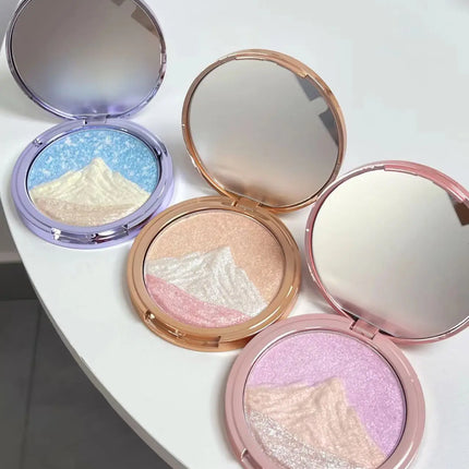 The best-selling Truth Rizhao Jinshan High Gloss Powder Three-color High Gloss Cream is a fine pearlescent facial contouring, br
