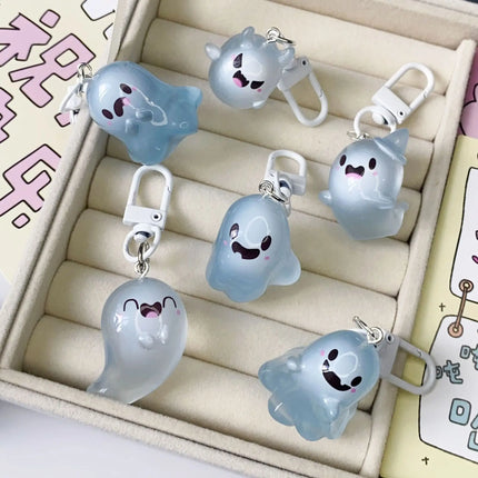 Ghost Keychain Luminous Keyring Halloween Key Holder Glow in The Dark Pendant Cartoon Resin Charm for Backpack Earphone Car Keys