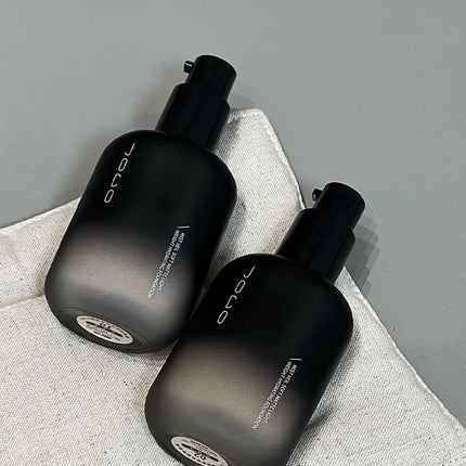 Misty Soft Matte Liquid Foundation Has a Creamy Texture That Is Light and Breathable. It Is Long-Lasting, Waterproof, Oil-Controlling, and Does Not Remove Makeup. Beginners Can Apply Makeup Easily