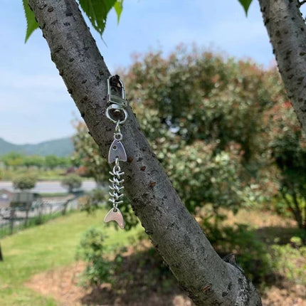 Simple Metal Fishbone Charm Keychain Unique Hanging Ornament Keyring Fashion Pendants for Purse Bag Backpack Handbag