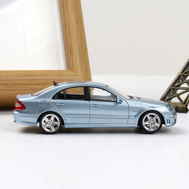 King Model 1:64 E63 W211 Alloy Car Diecasts & Toy Vehicles Car Model Miniature Scale Model Car Toys For Children