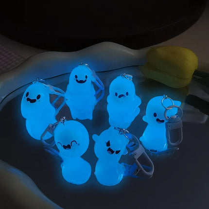 Ghost Keychain Luminous Keyring Halloween Key Holder Glow in The Dark Pendant Cartoon Resin Charm for Backpack Earphone Car Keys