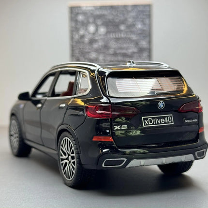 1:32 BMW X5 SUV Alloy Car Diecast Model Sound & Light Pull Back Toy Car Central Control Ornaments Trendy Display Ornament Toy
