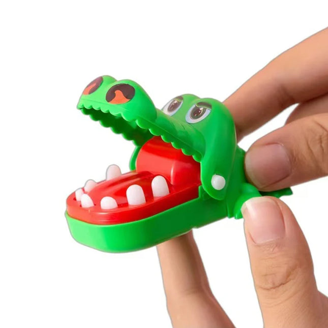 Novelty Keychain Funny Crocodile Teeth Toys Game for Kids Teens Boys Girls Adults Alligator Biting Finger Dentist Small Gifts