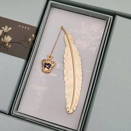 Harried Potter Exquisite Bookmark Gold Feather Snitch Hogwarts Hufflepuff Ravenclaw Slytherin Gryffindor Pendant Tassel Bookmark