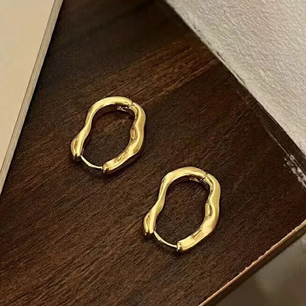 Simple Irregular Oval Hoop Earrings for Women Metal Style Bend Geometric Personality Ear Buckle Accessories Punk Fashion Jewelry