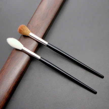 Tapered Highlighter Brush Blush Natural hair Blending Makeup Brushes