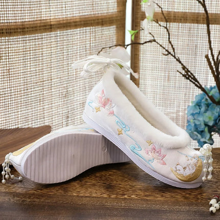 Chasing Moon Hot Sale Of The Season New Style Ming Dynasty Hanfu Shoes National Style Upturned Head Cotton Shoes Ancient Wedding