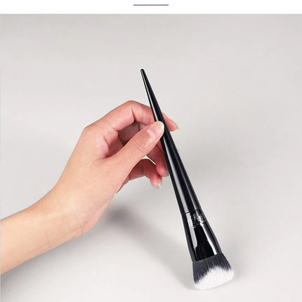Kat Von D- Makeup Brush 10 Foundation Brush Soft Fiber Hair Elegant Black Handle Brand Makeup Brushes for Woman