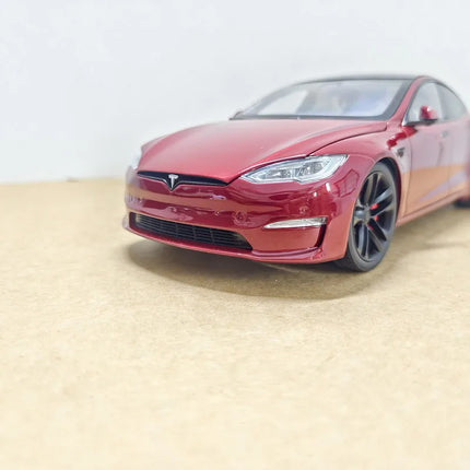Original Tesla Model S Car Model Pure Electric 1:18 Alloy Fully Open Simulation Car Model In Stock Can Be Used For Collection