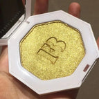 A highlight powder
