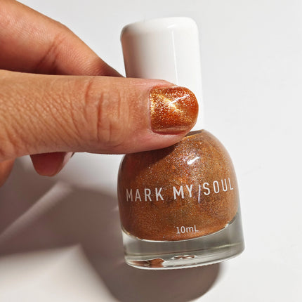 S163 Copper 10ml No-Bake Cat Eye Nail Polish. Crystal Berry color series base with berry red fragments. Quick-drying