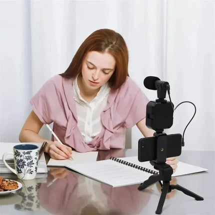 Tripod Phone Holder Smartphone Vlogging Kit With Mini Microphone LED Fill Light Starter For TikTok Live Stream Video YouTube