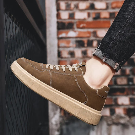 2025 Autumn Men's Thick-Sole Breathable Sports Casual Sneakers - White Trainers with Height-Enhancing Design for Students.