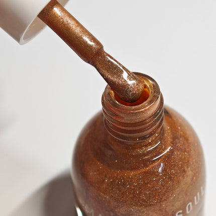S163 Copper 10ml No-Bake Cat Eye Nail Polish. Crystal Berry color series base with berry red fragments. Quick-drying