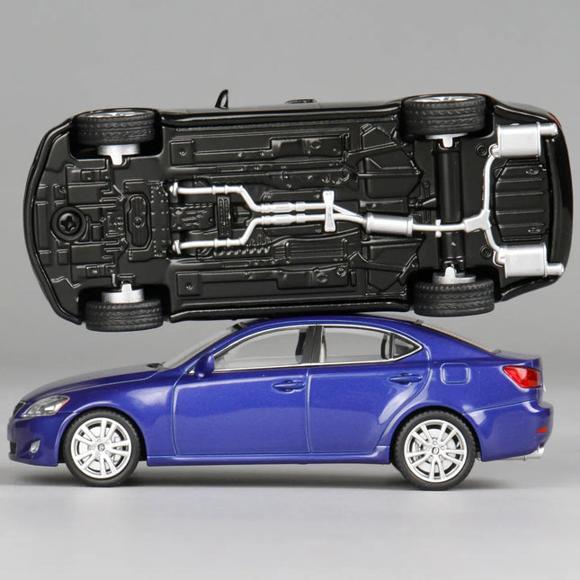 1:64 Lexus Is350  Is 350 Static Simulation Alloy Car Model Toy Collectible Display Ornament Gift