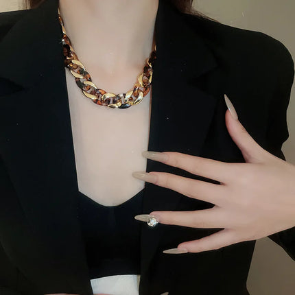 3 Pcs Coffee Leopard Printed Interlocking Dangle Earrings Collarbone Necklaces Bracelets Vintage Premium Elegant Accessory Sets