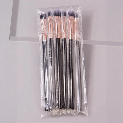 Choose from a variety of sizes and colors of 30Pcs/6Pcs horsehair eyeshadow brushes and smudging brushes