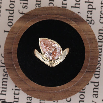 14K/18K Yellow Gold Pear Bezel Diamond Ring Organic Wave Band Lab Created Pink Diamond Engagement Ring Minimalist Fine Jewelry