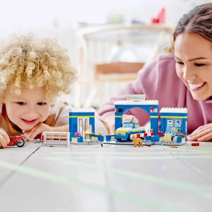Compatible with the city series police department big hunt boy assembling building block toy children's Day gift police dog60370