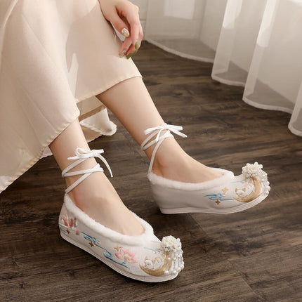 Chasing Moon Hot Sale Of The Season New Style Ming Dynasty Hanfu Shoes National Style Upturned Head Cotton Shoes Ancient Wedding