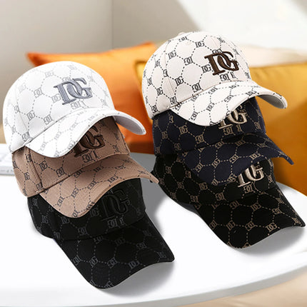 The New Korean Version of the Printed Letter Embroidered Cap, a Trendy All-Match Big-Head Baseball Cap for Men and Women That Makes the Face Look Smaller