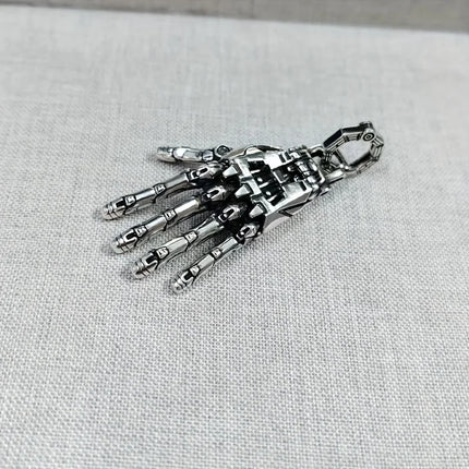 Mechanical Bionic Hand Pendant with Movable Fingers Steampunk Keychain Gothic Punk Robot Hand Jewelry Accessory Gift