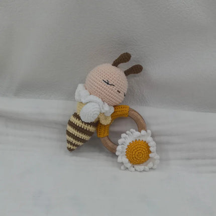 1Pc Baby Rattle Wooden Teether Music Ring Crochet Animal Otter Music Rattles Soother Bracelet Toddler Toys Baby Teething Gifts
