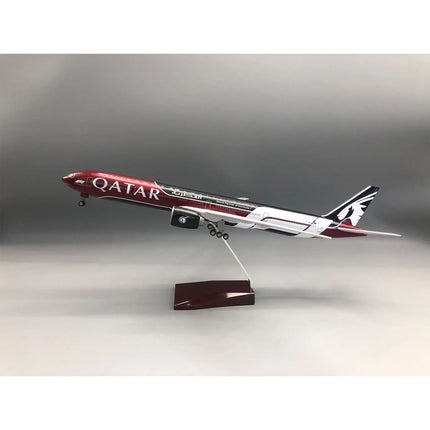 47CM 777-300 Qatar Airways Airplane Model Toy Resin Replica Plane Model with Landing Gear Wheels Light(Touch or Sound Control)