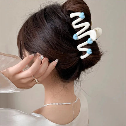 Korean Hawaiian Flower Crab Hair Clips Female Fashion Plastic Shark Hair Claw Hairpin Barrettes For Girls Beach Hair Accessories