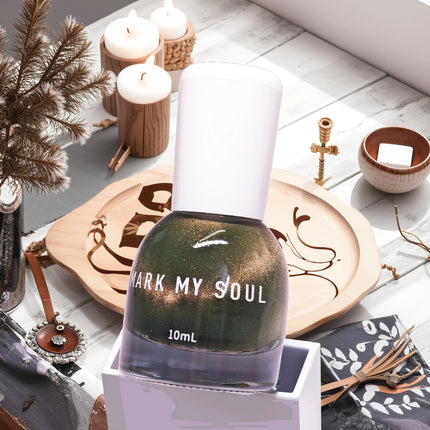 S144 Crystal Berry 10ml No-Bake Cat Eye Nail Polish. Crystal Berry color series base with berry red fragments. Quick-drying