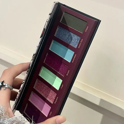 8 Colors Diamond Pearl Punk Green Eyeshadow Halloween Makeup Palette Waterproof Matte Smoky Polarized Green Eye Shadow Palette