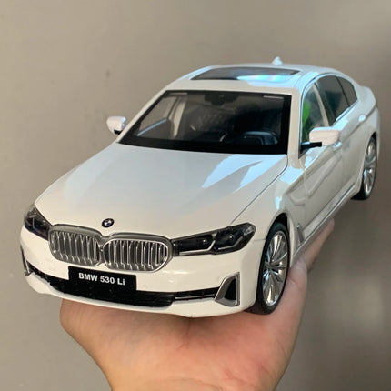 1:18 BMW 530Li Large Luxury Alloy Metal Diecast Model Cars High Simulation Classic Ornaments & Collectibles Hobby Toys For Kids