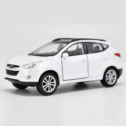 Welly 1/36 Hyundai ELANTRA Alloy Car Model Diecasts & Toy Vehicles Metal Toy Car Model High Simulation Collection Childrens Gift