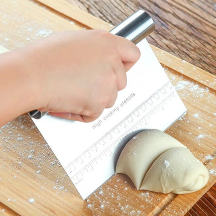 1PCS Stainless Steel Cake Scraper Dough Pastry Cutter DIY Baking Bread Separator Pizza Cutter Kitchen Measuring Cake Spatulas
