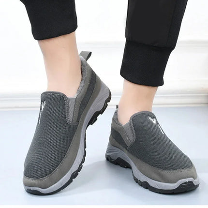Men's Tennis Shoes Warm Breathable Soft-Soled Non-Slip Casual Shoes Plus Velvet Comfortable Slip-On Walking Winter Vulcanized Shoes