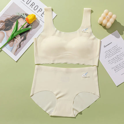 Children Underwear Underpants Set Summer Ice Silk Bra With Sponge Pad Student Girl Vest Seamless Bralette Teenagers Tops 25-60kg