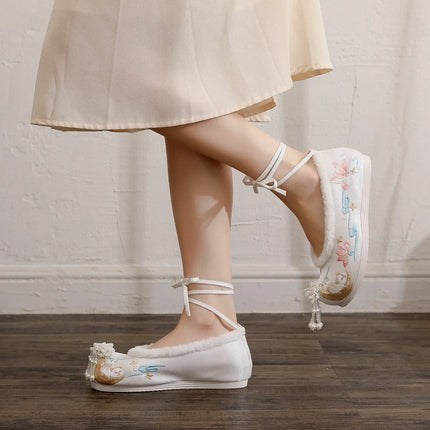 Chasing Moon Hot Sale Of The Season New Style Ming Dynasty Hanfu Shoes National Style Upturned Head Cotton Shoes Ancient Wedding