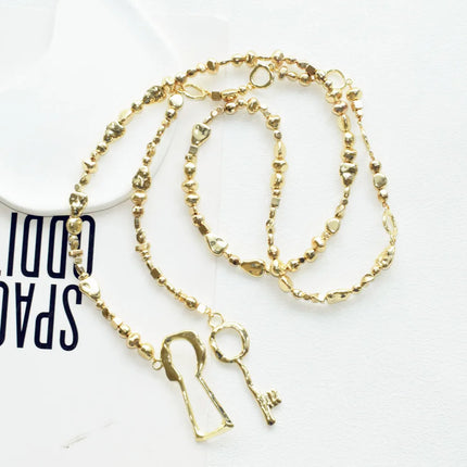 Fashion Women Plastic Beads With Alloy Lock Key Pendant Waist Chain Jewelry Elegant Sweater Long Necklace Accessories
