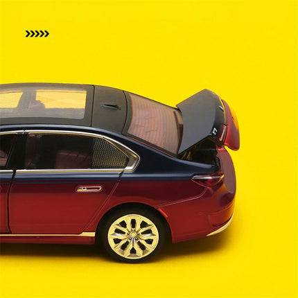 1:24 BMW 7 Series i7 G70 Alloy Luxy Car Model Diecast Metal Pure Electric Vehicles Limousine Car Model Sound Light kids Toy Gift