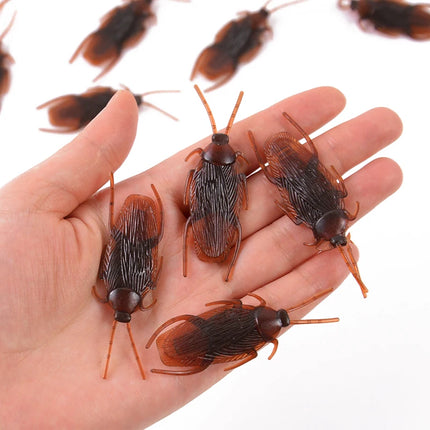 50Pcs Halloween Gadget Plastic Cockroaches Joke Decoration Props Rubber Toy Gags Plastic Bugs Cockroach Practical Jokes Toys