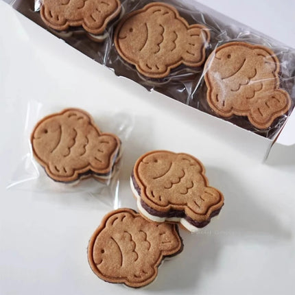Cartoon Smiling Face Toast Biscuit Mould Bear Cat Fish Cookie Cutting Mold Fondant Cake Stamp Cookie Cutter Pastry Baking Tool