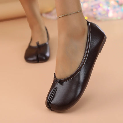 2025 Women's Leather Toe Separator Loafers Flat Comfortable Slip-On Breathable Casual Shoes
