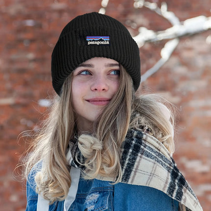 Unisex Knitted Wool Beanie / Bonnet Unisexe en Laine Tricotée