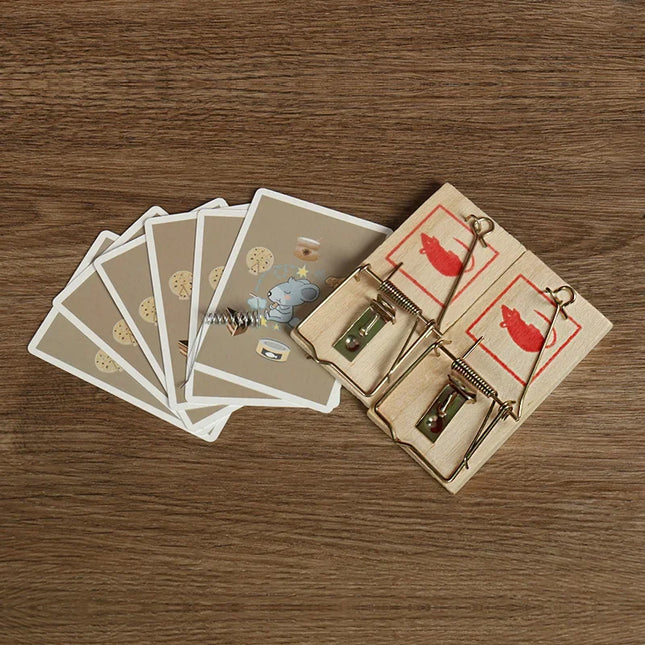 Mouse Traps Find Cards Prediction Close Up Street Magic Tricks Prophecy Seach Playing Cards Magic Props Illusion Mentalism