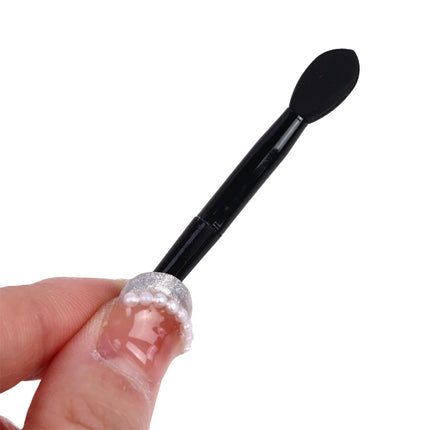 1PCS Small Makeup Brushes Lipstick Applicator Brushes With Anti-lost Cover For Lip Care Makeup Use Silicone Lip Brush