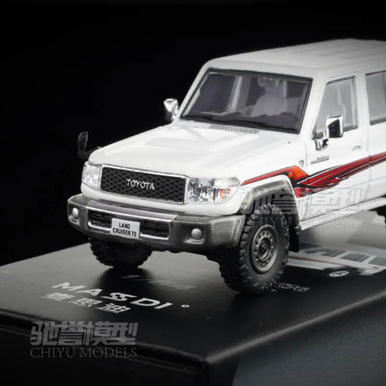 MASDI 1:64 Toyota Land Cruiser LC76 Land Cruiser Pro replica alloy car model, boys' festival gift toy collection item.