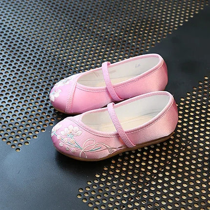 Children Fashion Girls Embroidered Shoes Chinese Ethnic Style Princess Dance Shoes Kids Causal Ancient Hanfu Shoes Handmade Flat